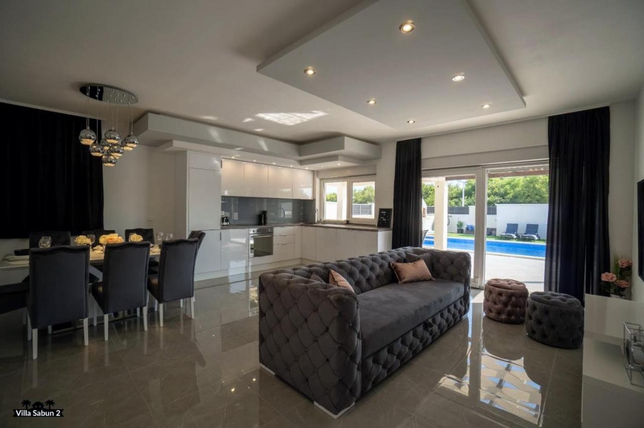 Villas Sabun - Modern House With Heated Pool Privlaka  Zewnętrze zdjęcie