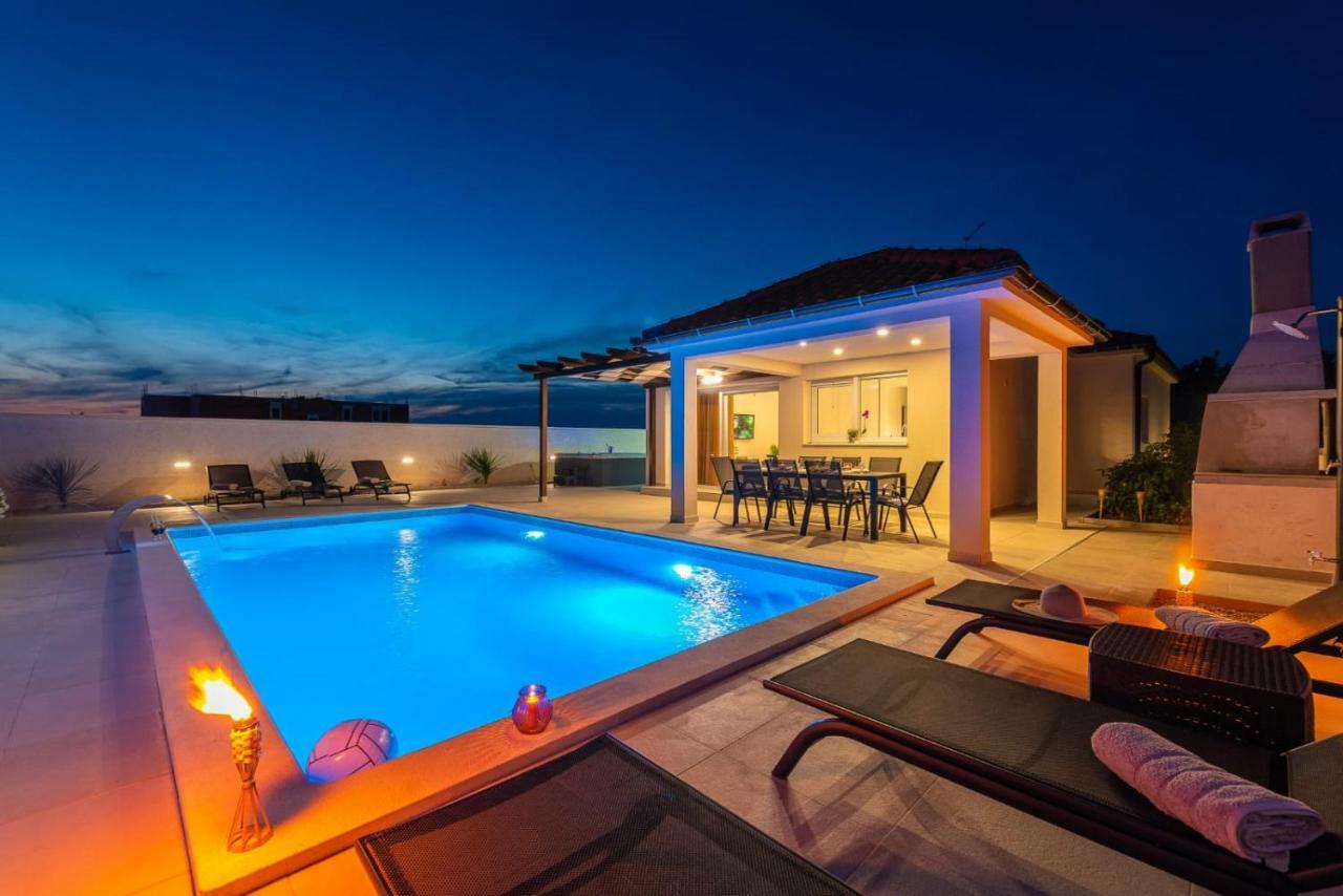 Villas Sabun - Modern House With Heated Pool Privlaka  Zewnętrze zdjęcie