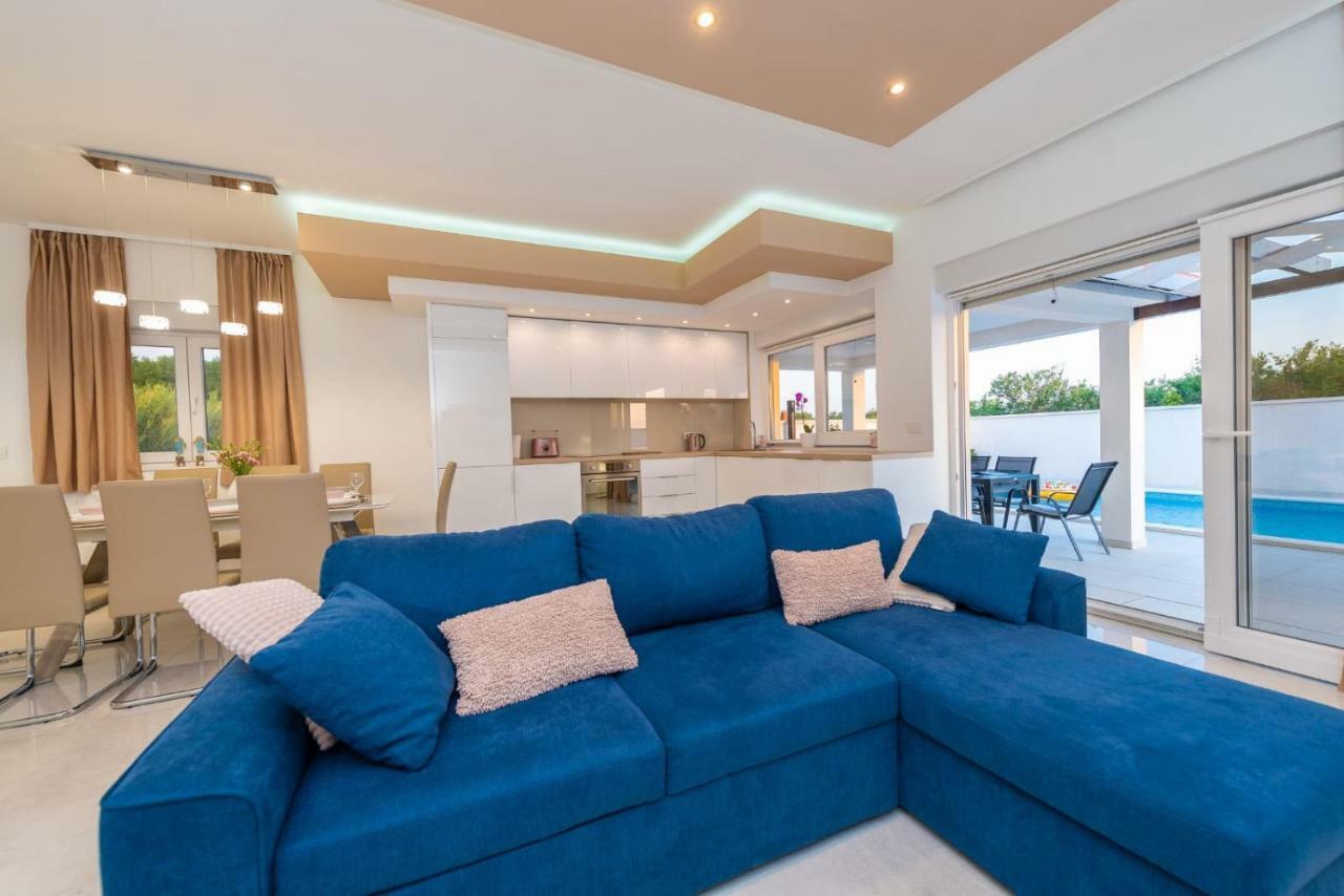 Villas Sabun - Modern House With Heated Pool Privlaka  Zewnętrze zdjęcie