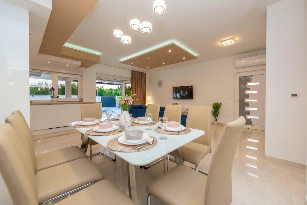 Villas Sabun - Modern House With Heated Pool Privlaka  Zewnętrze zdjęcie