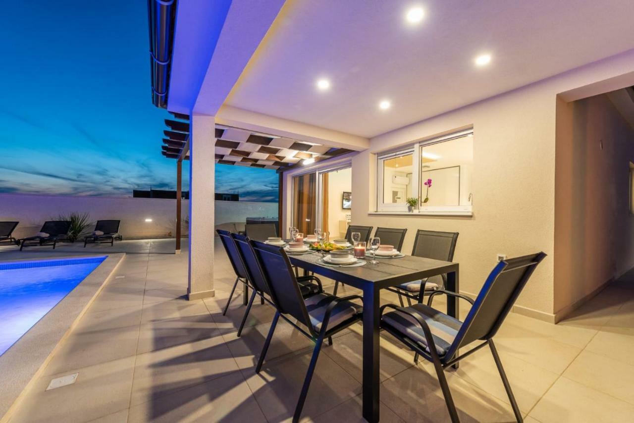 Villas Sabun - Modern House With Heated Pool Privlaka  Zewnętrze zdjęcie